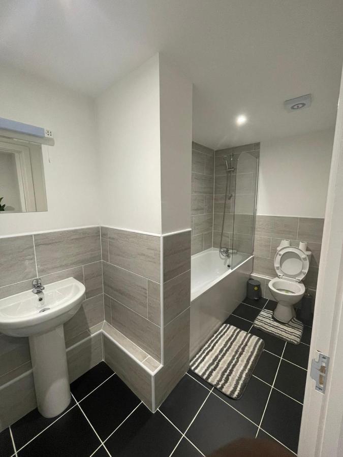 2 Bed Room Luxury Apartment In Old Kent Road London Exterior photo